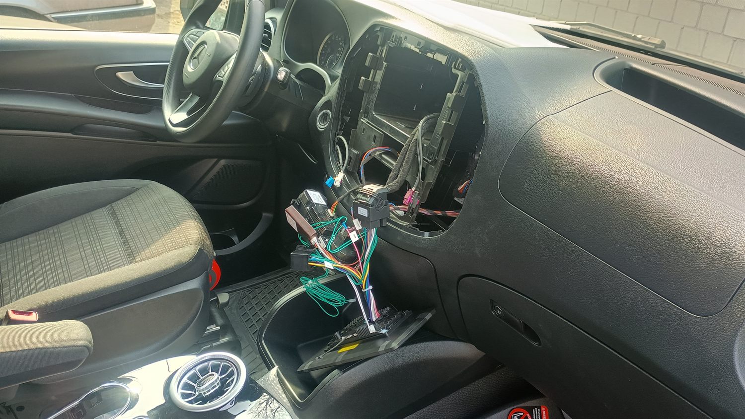 Przymiarka radia Android Mercedes Vito